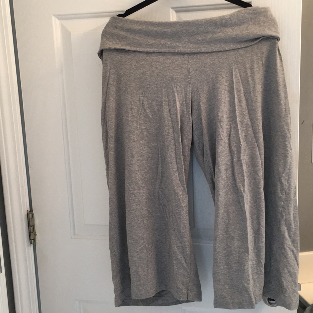 Liz Lange maternity soft jersey cotton Capris
